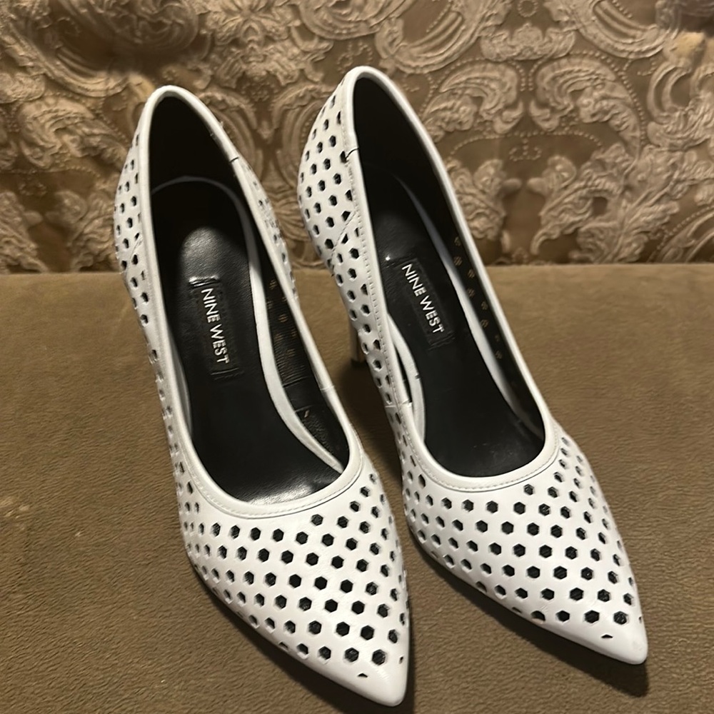 Nine West 3inch heels white leather. Size 6.5 only worn once